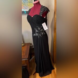 NWT Ella Rosa Elegant Black Lace Evening Gown